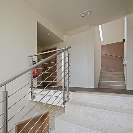 Modernes & Gepflegtes Hotelzimmer Mit Kueche! Bernstadt  Buitenkant foto