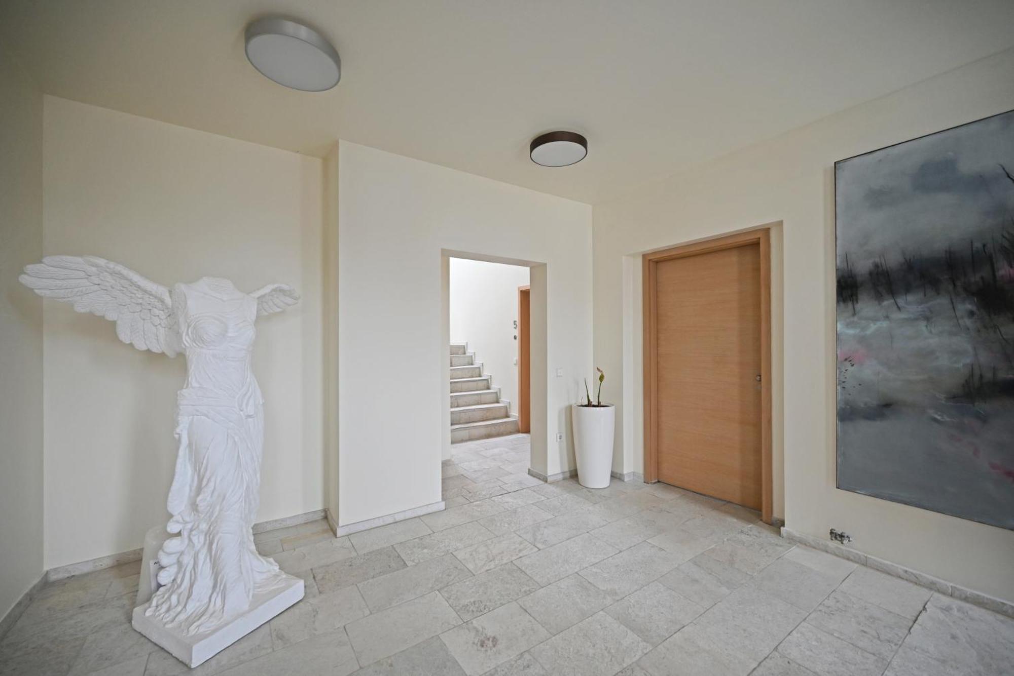 Modernes & Gepflegtes Hotelzimmer Mit Kueche! Bernstadt  Buitenkant foto