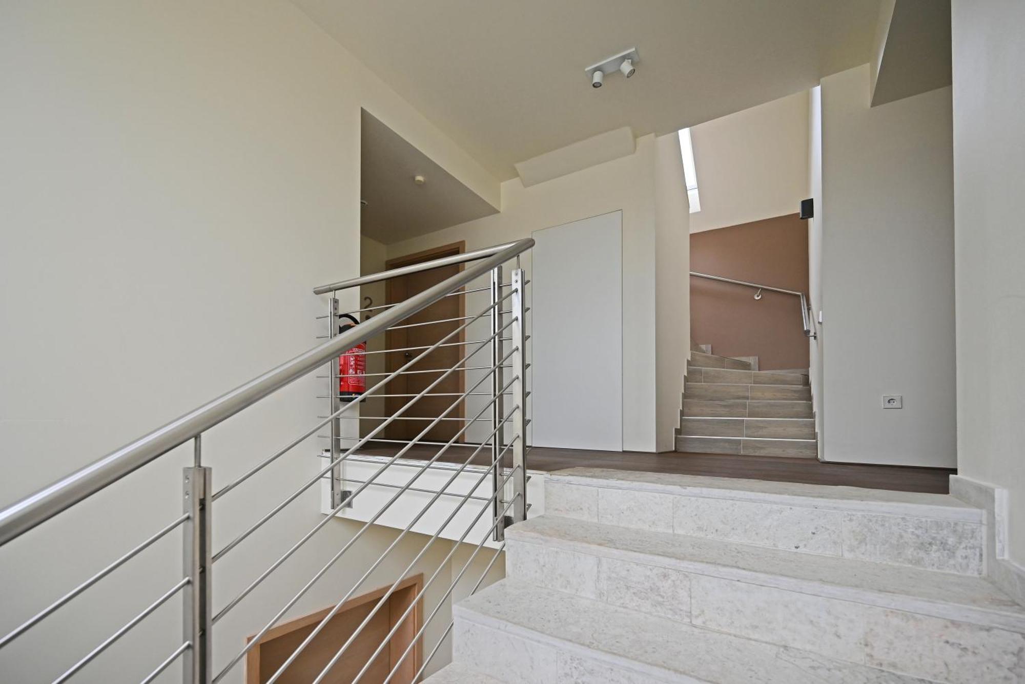 Modernes & Gepflegtes Hotelzimmer Mit Kueche! Bernstadt  Buitenkant foto