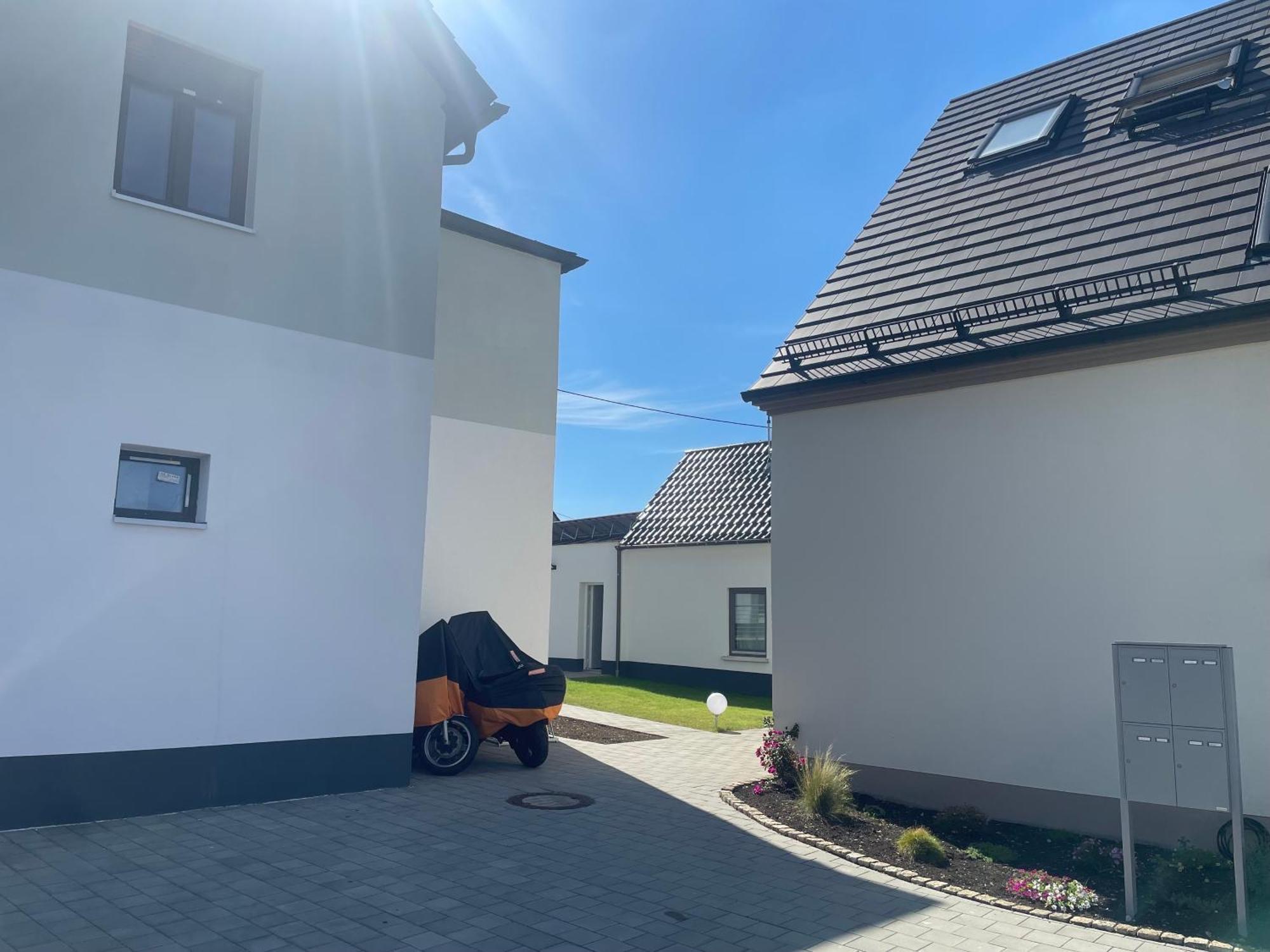 Modernes & Gepflegtes Hotelzimmer Mit Kueche! Bernstadt  Buitenkant foto