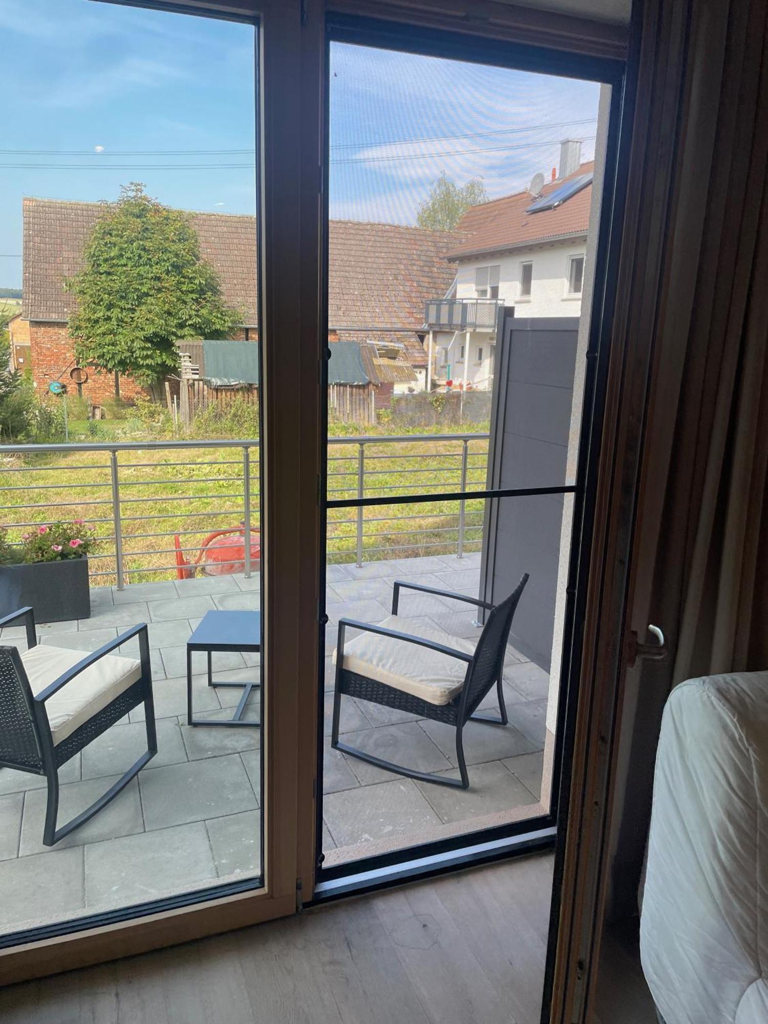 Modernes & Gepflegtes Hotelzimmer Mit Kueche! Bernstadt  Buitenkant foto